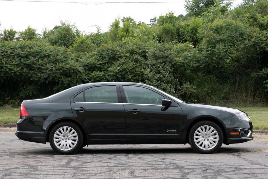  Ford Fusion Hybrid 2010 года  (US) (фото 57 из 111)
